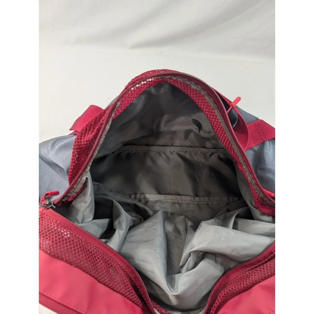The North Face Apex Gym 32L nylon gym travel duffel bag Red Gray
